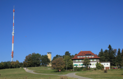 Raichbergturm mit Nägelehaus