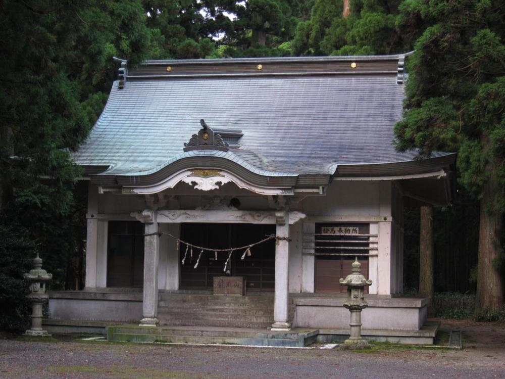 shrine2.jpg