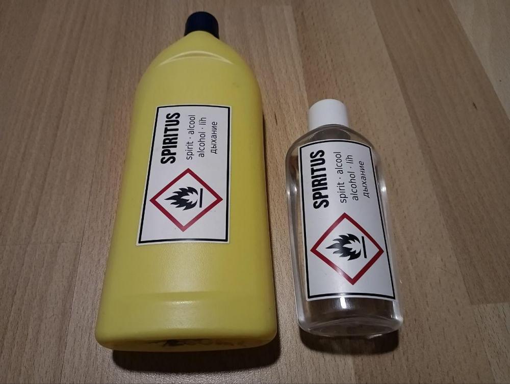 spiritusflaschen.thumb.jpg.75a63d446f82f664b024e841e4b540fb.jpg